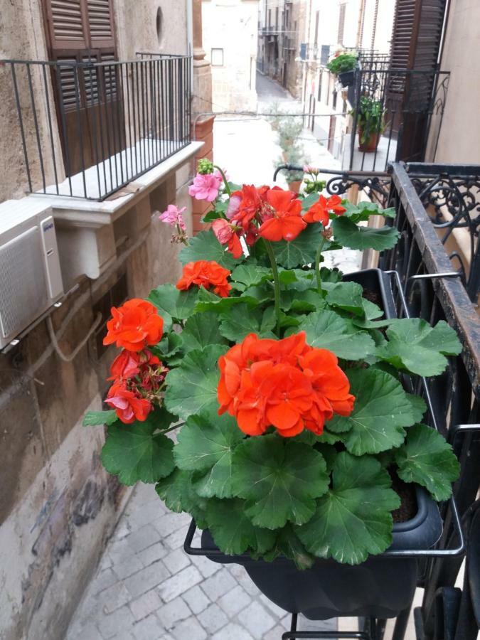 Apartamento La Stanza Del Vicolo Palermo Exterior foto