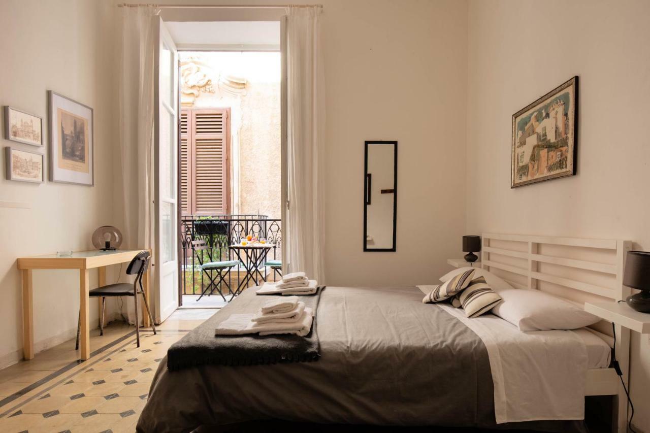 Apartamento La Stanza Del Vicolo Palermo Exterior foto